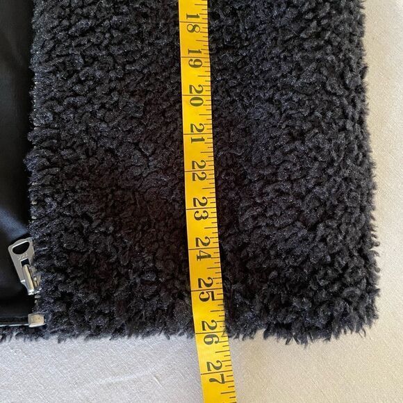 Aritzia Wilfred Black Vest - Picture 8 of 8